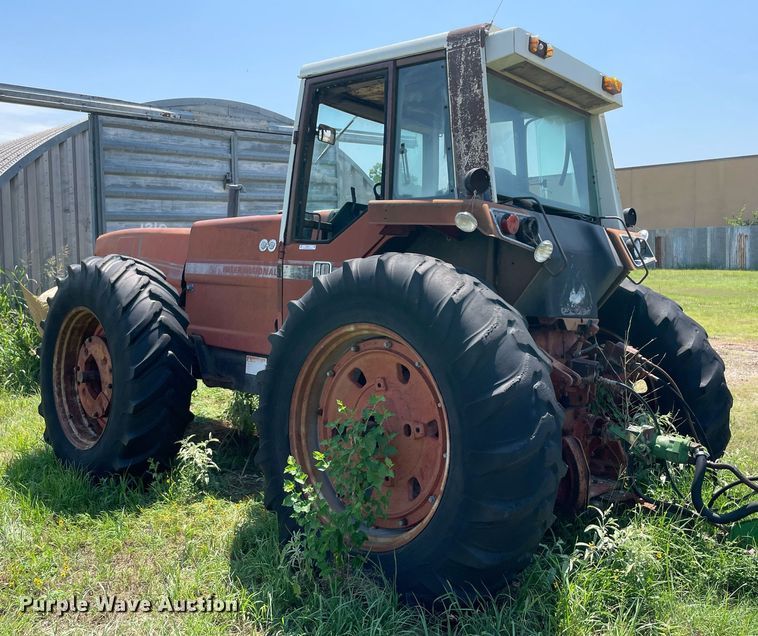 image for item NB9111 International Harvester 3588  4WD tractor