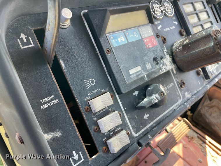 image for item NB9111 International Harvester 3588  4WD tractor