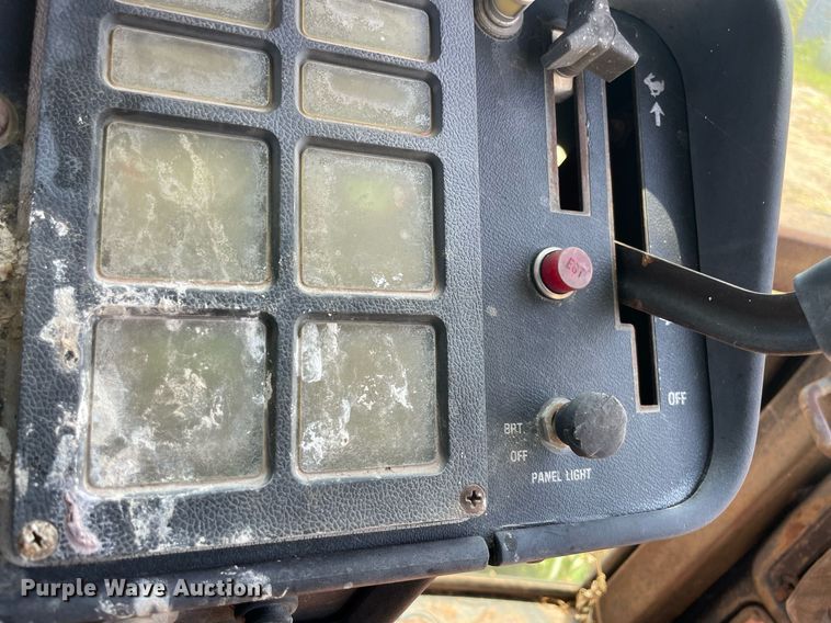 image for item NB9111 International Harvester 3588  4WD tractor