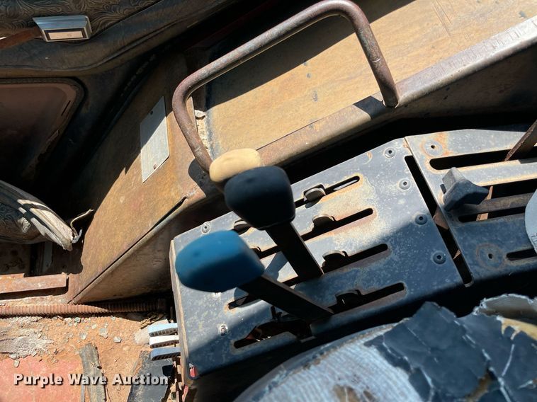 image for item NB9111 International Harvester 3588  4WD tractor