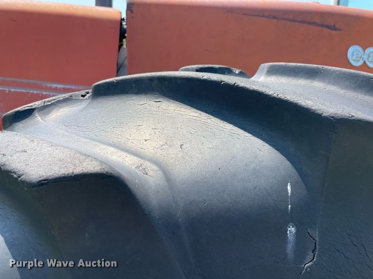 image for item NB9111 International Harvester 3588  4WD tractor