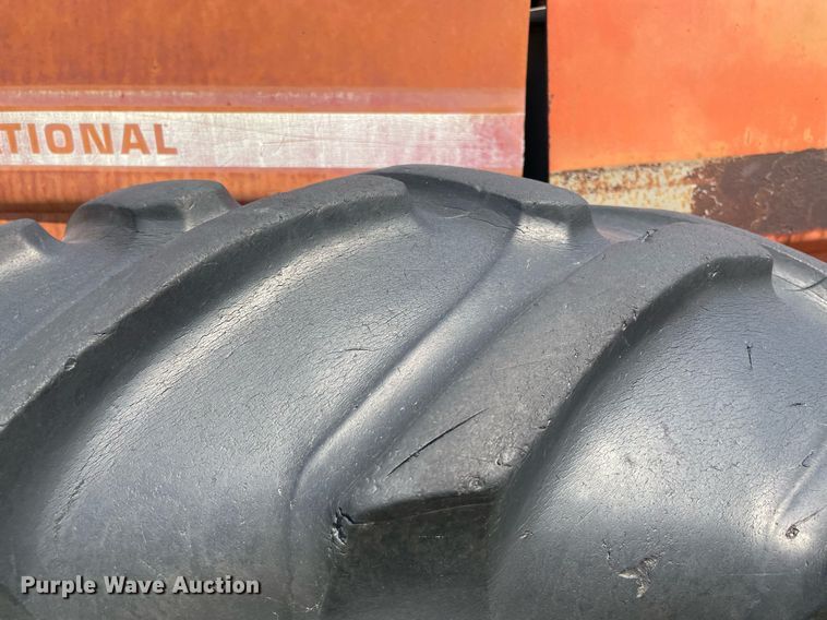 image for item NB9111 International Harvester 3588  4WD tractor