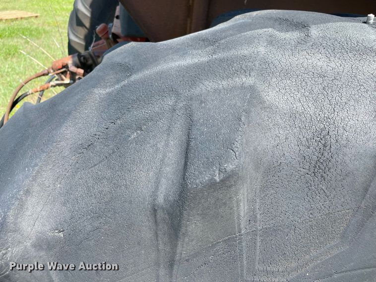 image for item NB9111 International Harvester 3588  4WD tractor