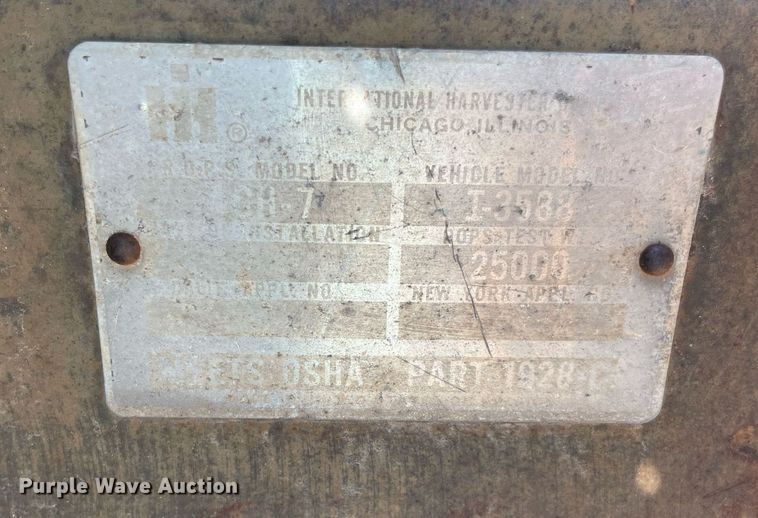 image for item NB9111 International Harvester 3588  4WD tractor