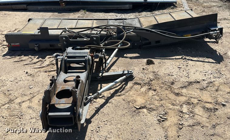 image for item NM9307 AGCO  hay merger