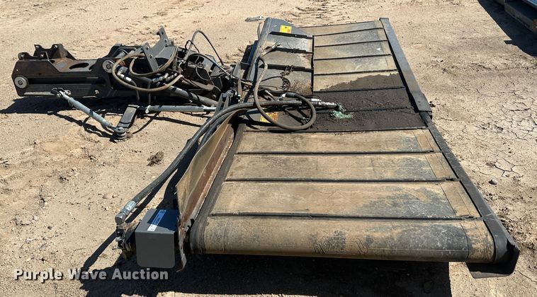 image for item NM9307 AGCO  hay merger