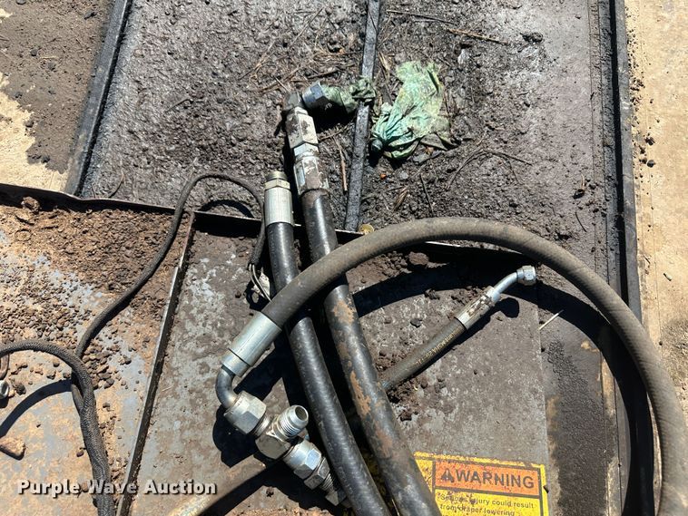 image for item NM9307 AGCO  hay merger