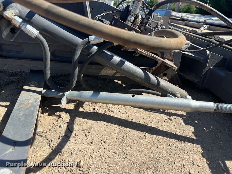 image for item NM9307 AGCO  hay merger