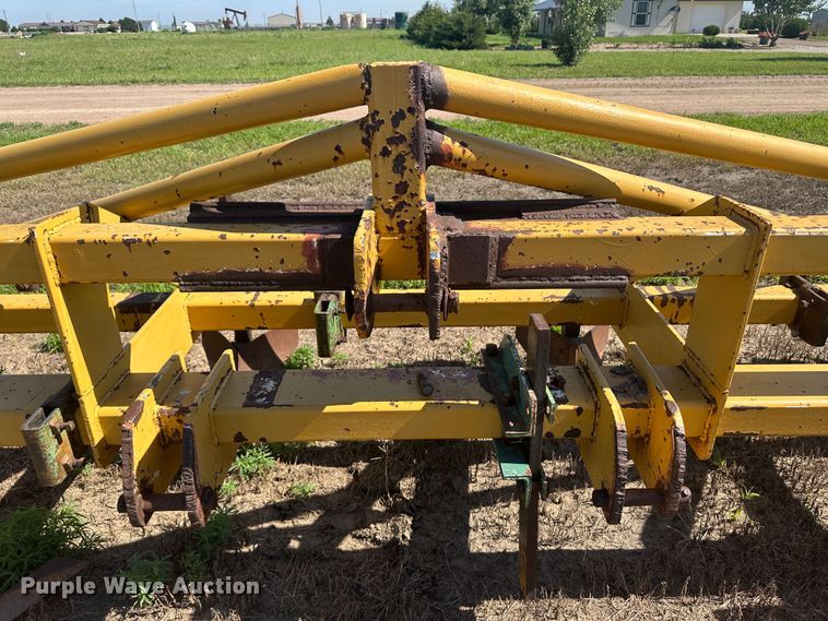 image for item NM9313 Row crop cultivator