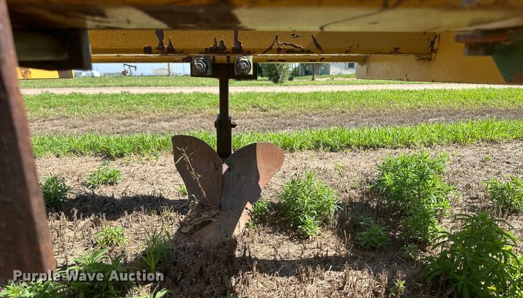 image for item NM9313 Row crop cultivator