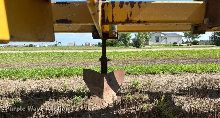 image for item NM9313 Row crop cultivator