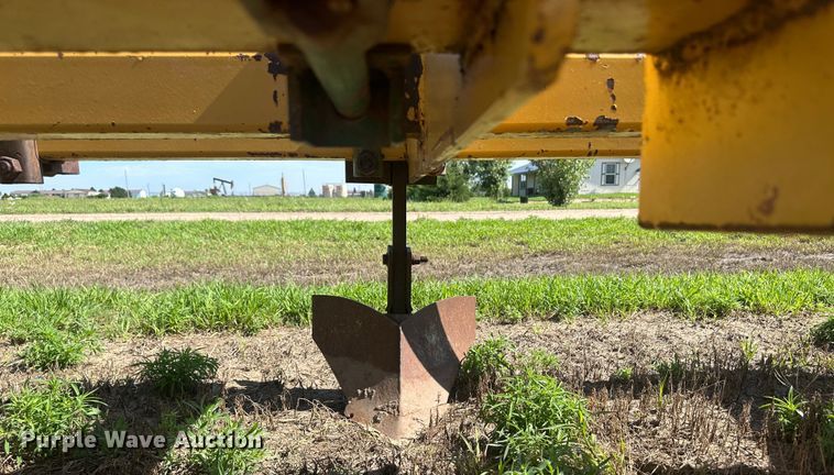image for item NM9313 Row crop cultivator