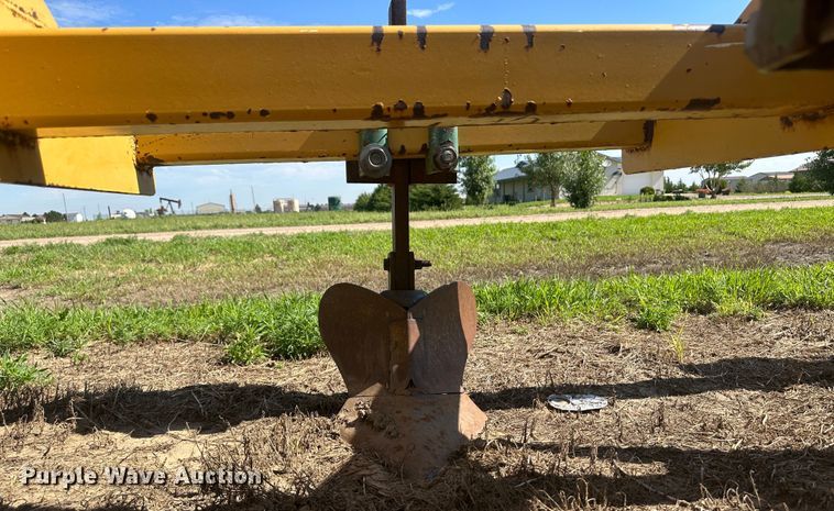 image for item NM9313 Row crop cultivator