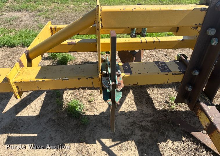 image for item NM9313 Row crop cultivator