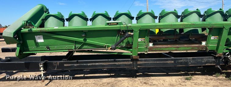 image for item NM9315 1998 John Deere 1293  corn head