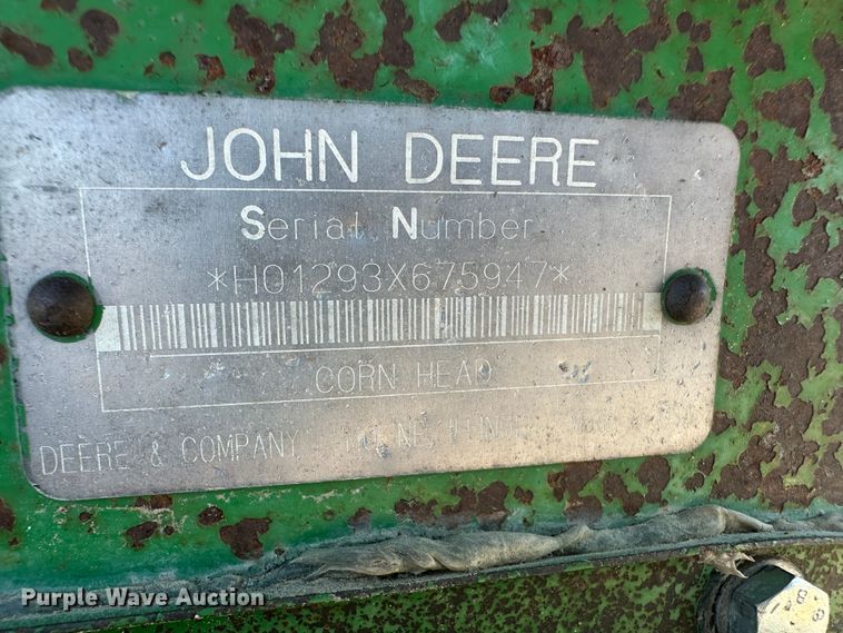 image for item NM9315 1998 John Deere 1293  corn head