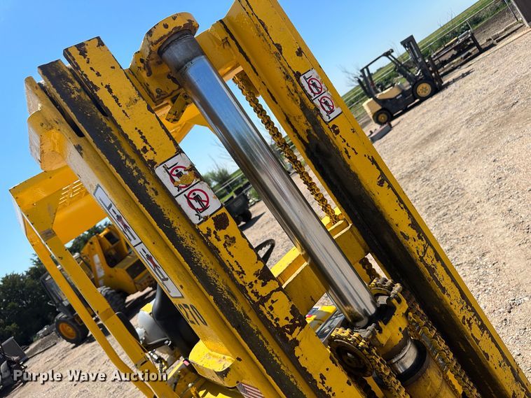 image for item NM9340 Clark C500-45  forklift