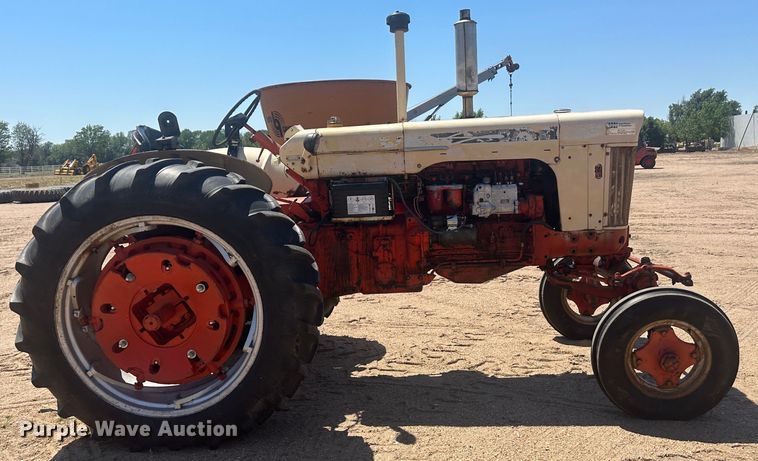 image for item NM9392 Case 831-6 tractor