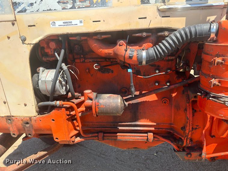 image for item NM9392 Case 831-6 tractor