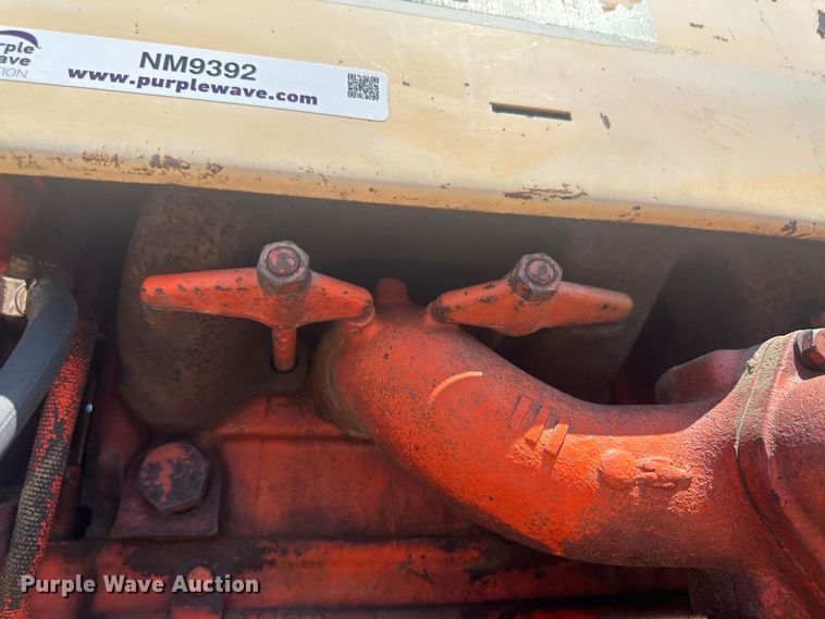 image for item NM9392 Case 831-6 tractor