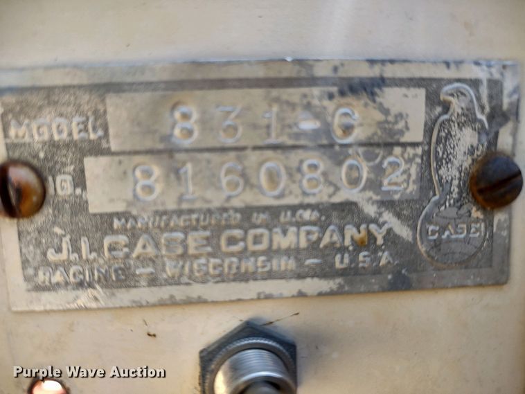 image for item NM9392 Case 831-6 tractor