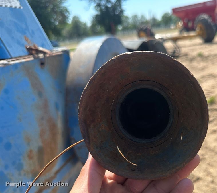 image for item NM9404 Ford 530  small square baler