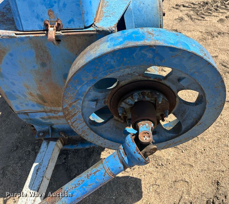 image for item NM9404 Ford 530  small square baler