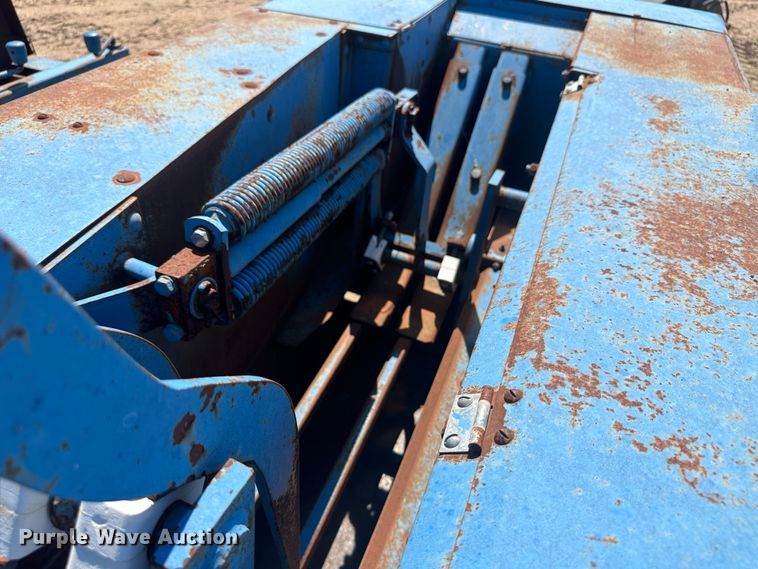 image for item NM9404 Ford 530  small square baler