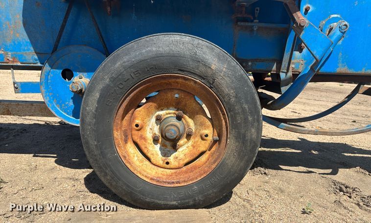 image for item NM9404 Ford 530  small square baler