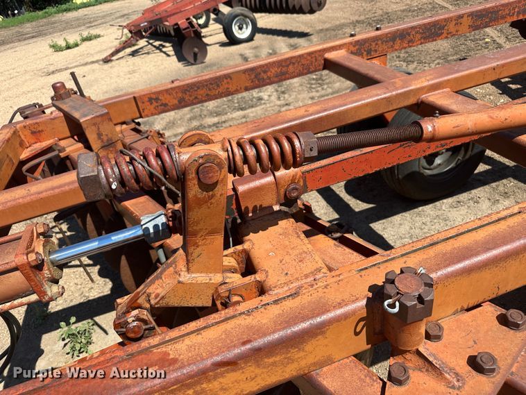 image for item NM9405 Miller  off-set disk