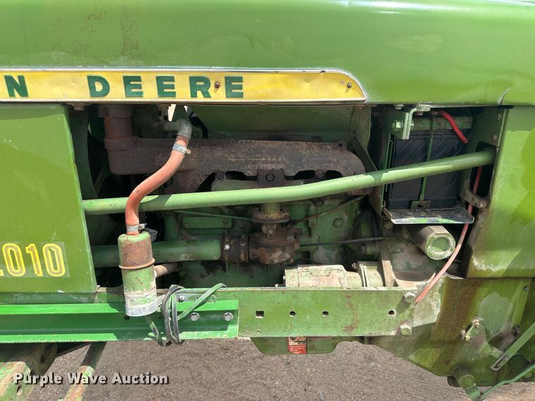 image for item NM9438 1963 John Deere 2010  tractor