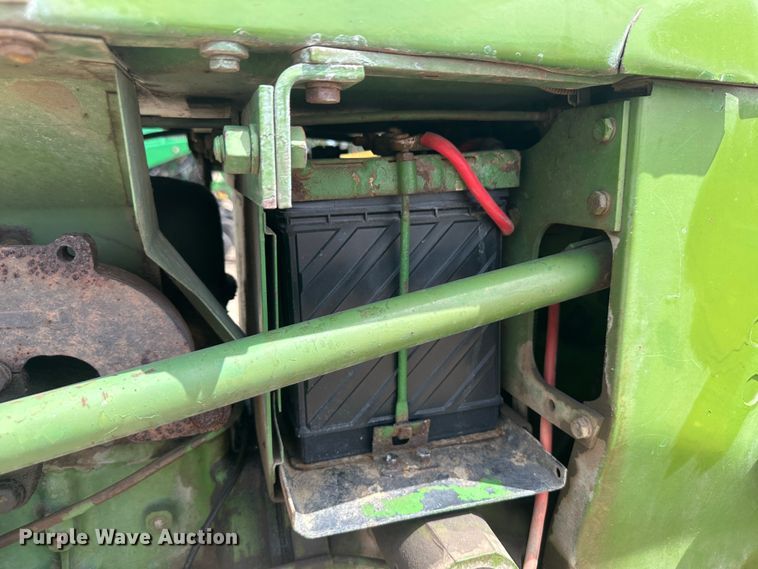 image for item NM9438 1963 John Deere 2010  tractor