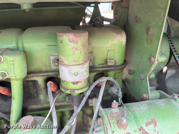 image for item NM9438 1963 John Deere 2010  tractor