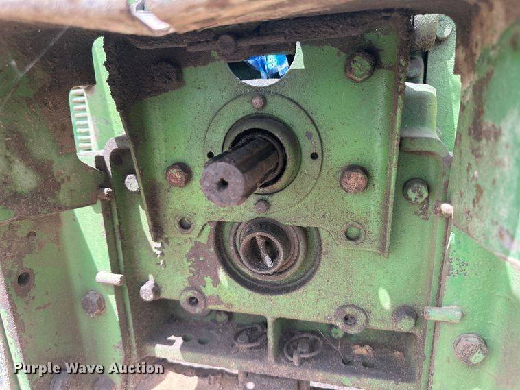 image for item NM9438 1963 John Deere 2010  tractor