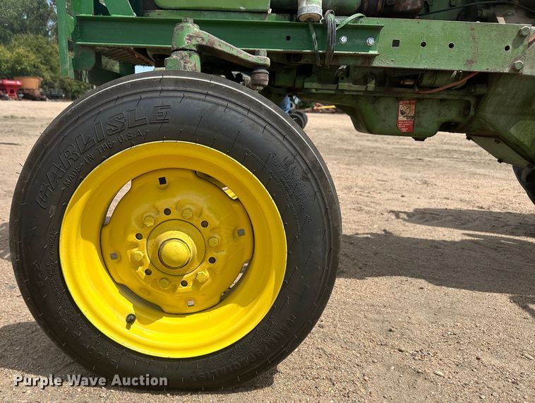 image for item NM9438 1963 John Deere 2010  tractor