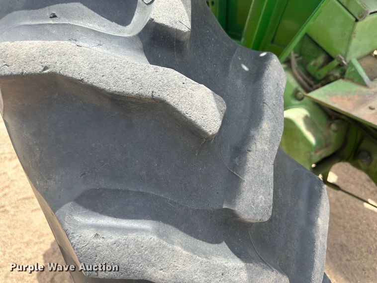 image for item NM9438 1963 John Deere 2010  tractor