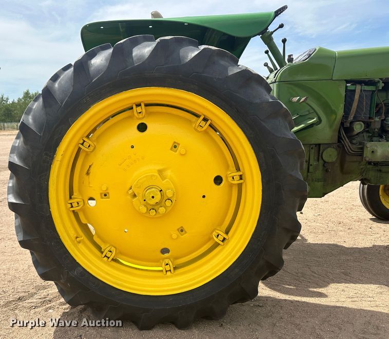 image for item NM9438 1963 John Deere 2010  tractor