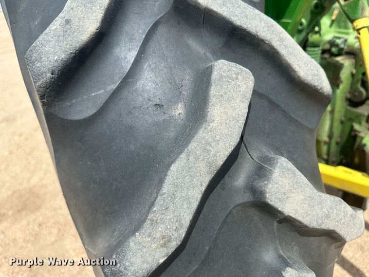 image for item NM9438 1963 John Deere 2010  tractor