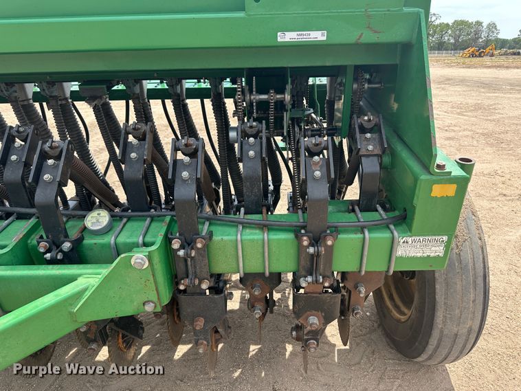 image for item NM9439 Great Plains 1005NG  no-till grain drill