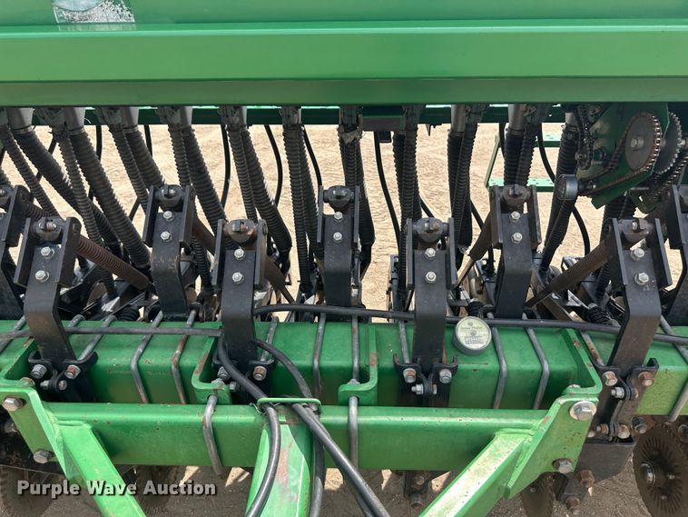 image for item NM9439 Great Plains 1005NG  no-till grain drill