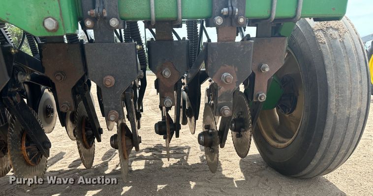 image for item NM9439 Great Plains 1005NG  no-till grain drill