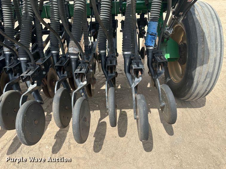 image for item NM9439 Great Plains 1005NG  no-till grain drill