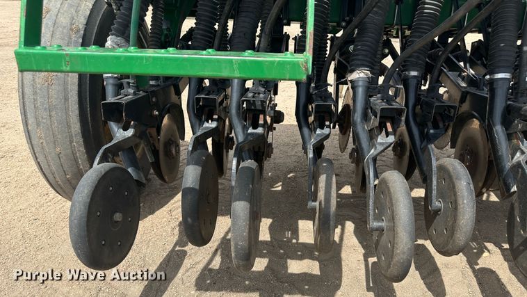 image for item NM9439 Great Plains 1005NG  no-till grain drill