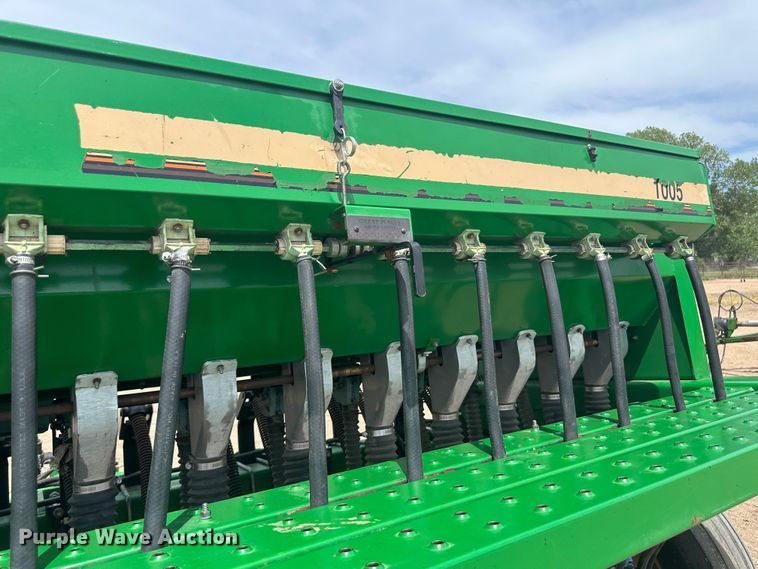 image for item NM9439 Great Plains 1005NG  no-till grain drill