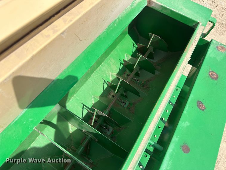 image for item NM9439 Great Plains 1005NG  no-till grain drill