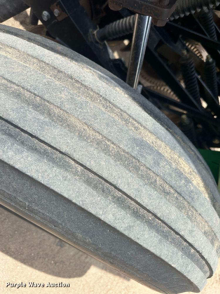 image for item NM9439 Great Plains 1005NG  no-till grain drill