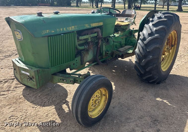image for item NM9442 1966 John Deere 2020 tractor