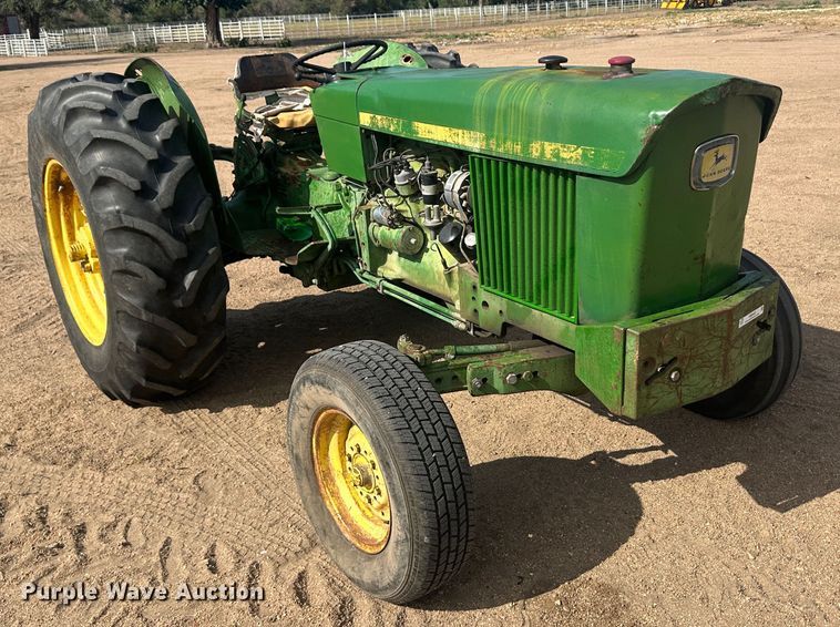 image for item NM9442 1966 John Deere 2020 tractor