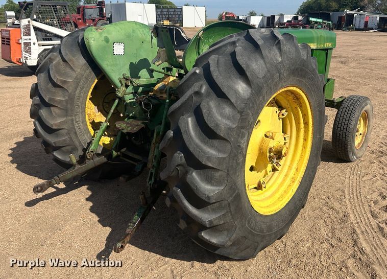 image for item NM9442 1966 John Deere 2020 tractor