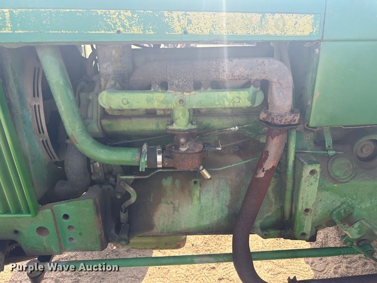 image for item NM9442 1966 John Deere 2020 tractor